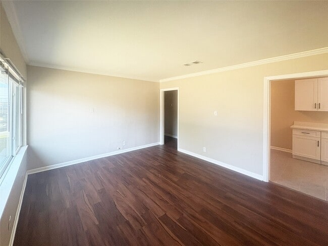 Photo - 225 Sarlee Dr