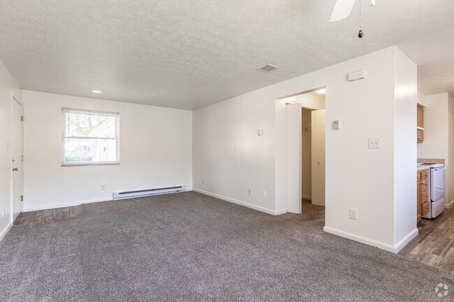 Ash-Lower - 1HAB, 1BA - 660SF - Broadmoor Apartments