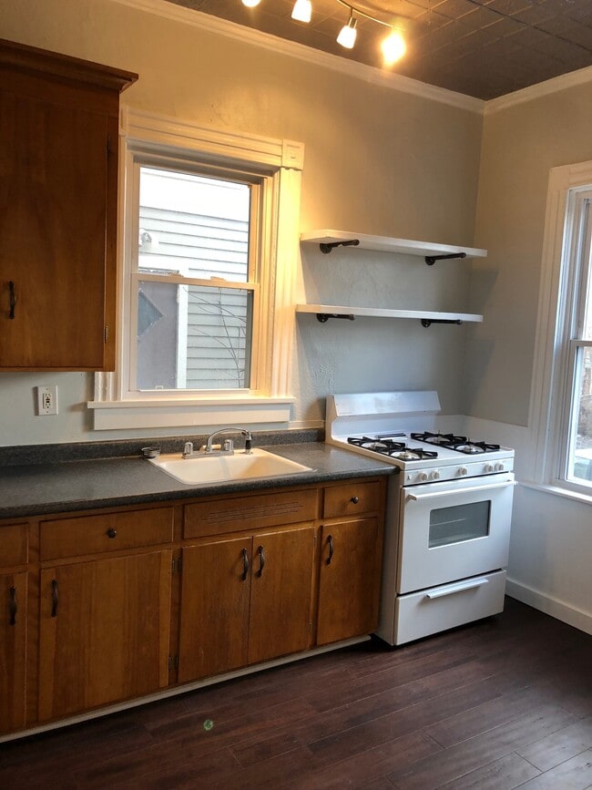 Kitchen - 91 S Washington St. Unit Down