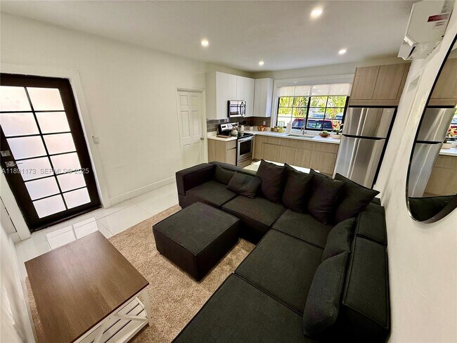 Photo - 733 Michigan Ave Unit 9