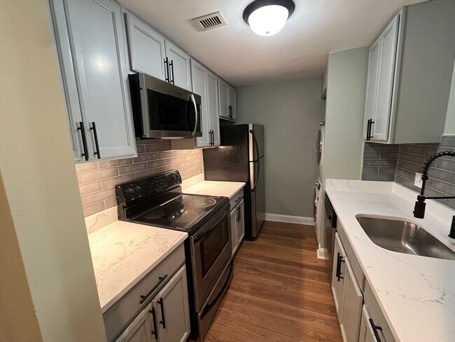 Photo - 161 W Sixth St Unidad A Rental