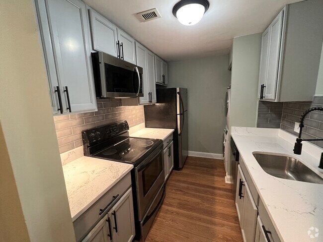 Building Photo - 161 W Sixth St Unit A Rental