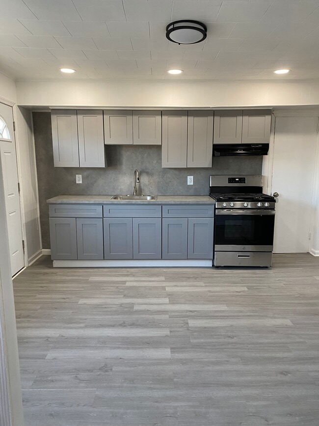 Photo - 56 Charles St