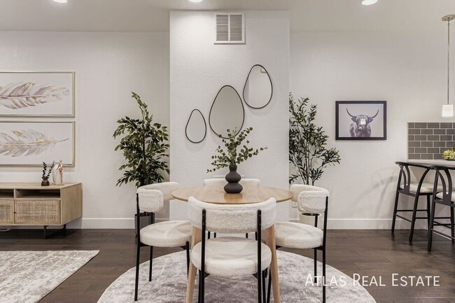 Photo - 2227 Eliot St