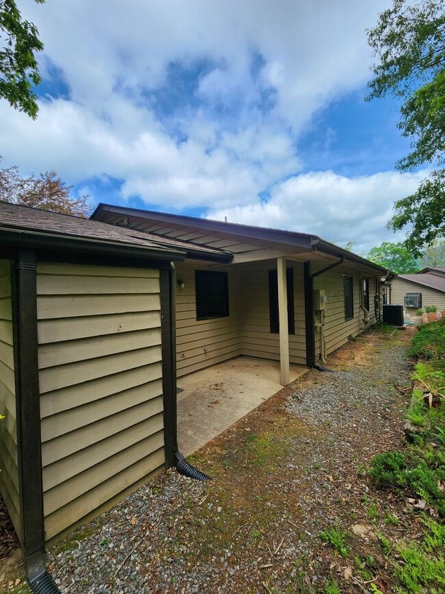 Photo - 15 Woodlands Dr