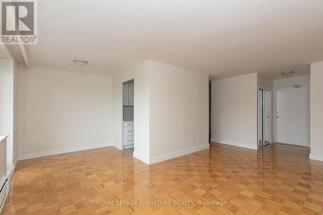 Photo - 2 Grandstand Pl