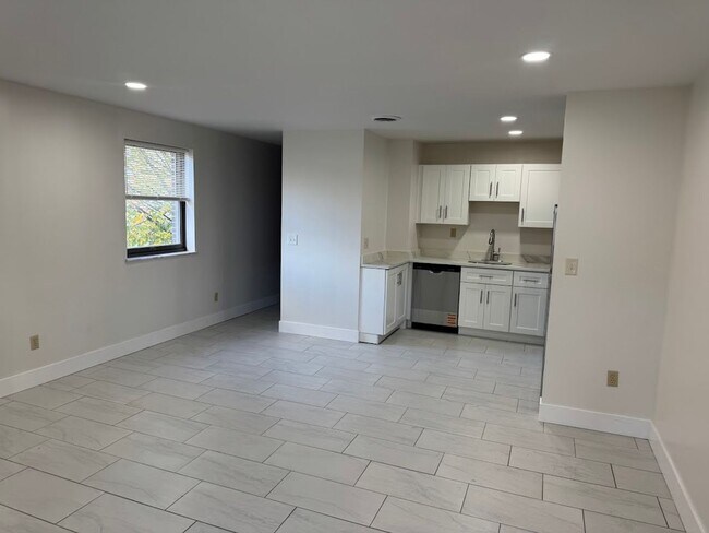 1748 Jancey St Unit 4