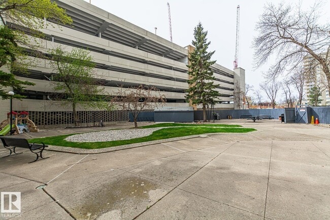 Photo - 8510-8111 111 St NW