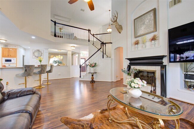 Photo - 16803 Sandestine Dr