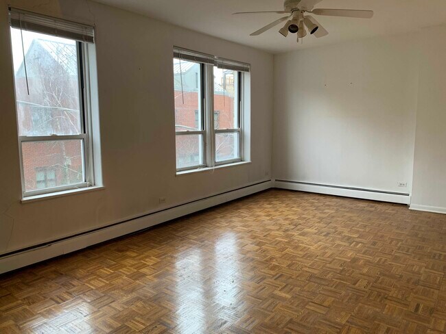 Photo - 1936 N Hudson Ave Unit UCH