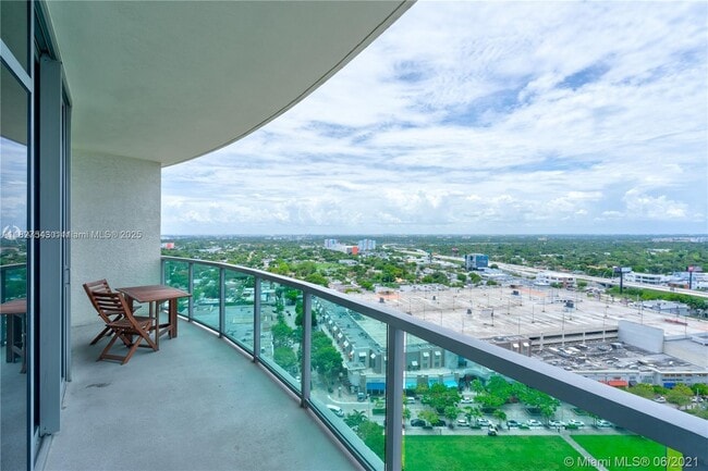 Photo - 3301 NE 1st Ave Unidad H2009