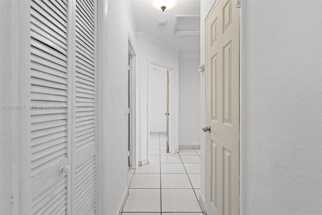 Photo - 911 E 32nd St