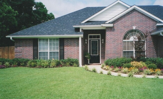 Photo - 2405 Tyler Ln