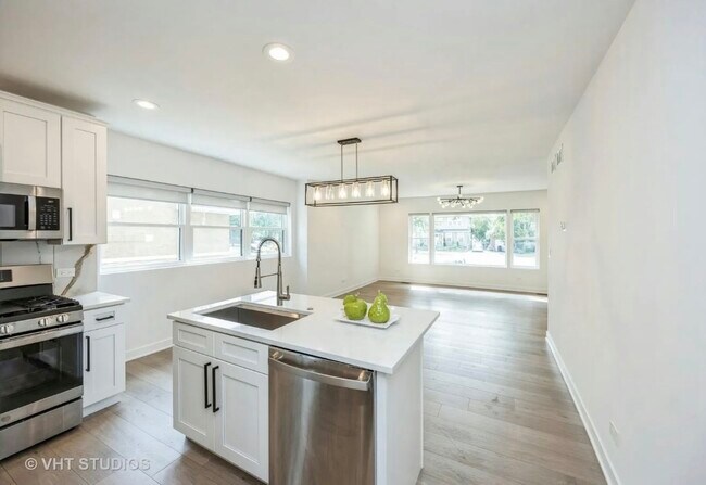 Photo - 823 N La Grange Rd Unidad 1