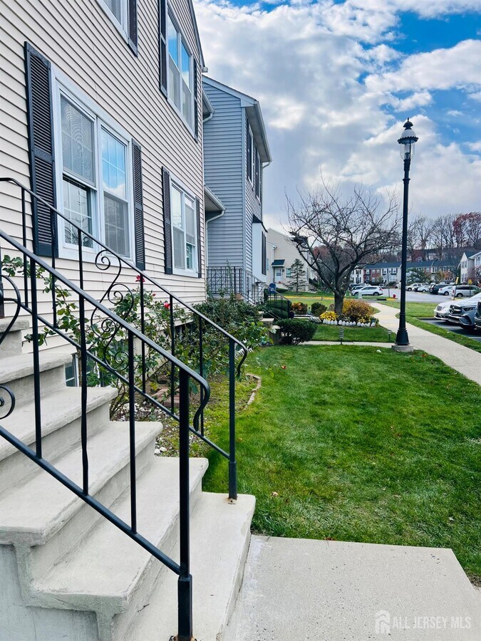 Photo - 3 Telegraph Ln