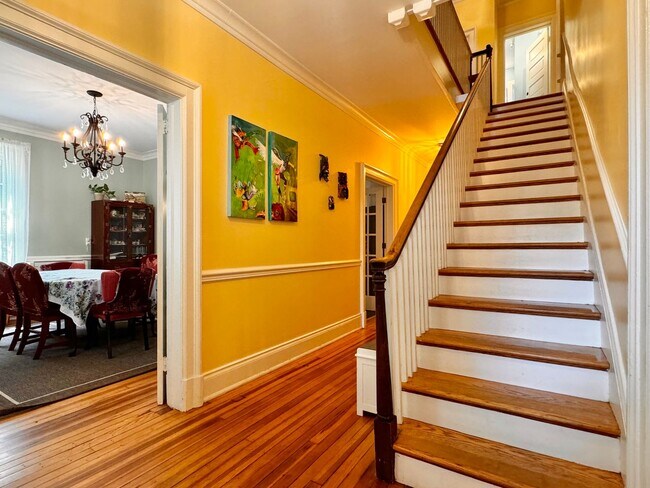 Photo - 29 University Cir Unit A