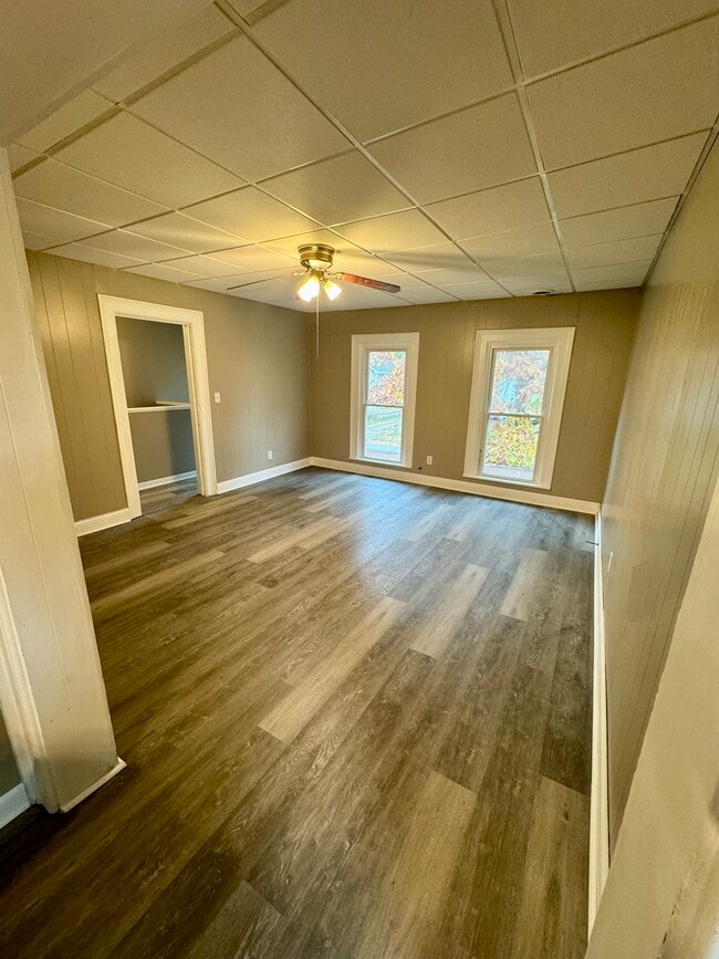 Building Photo - 640 Dennis St Unit B Rental