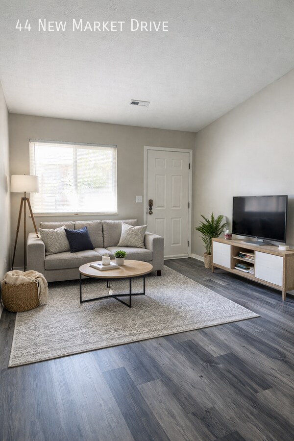 Photo - 44 New Market Dr