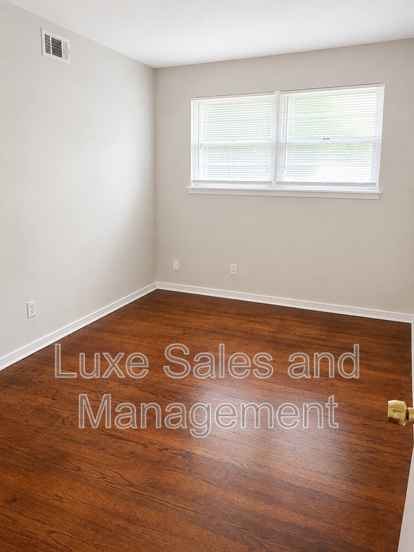Photo - 3508 Meadowbrook Dr