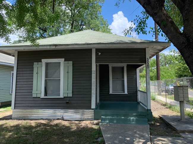 Building Photo - 505 Wilmington Ave Rental
