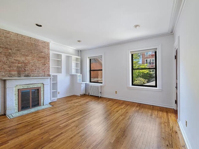 Building Photo - 44 Remsen St Unit 8