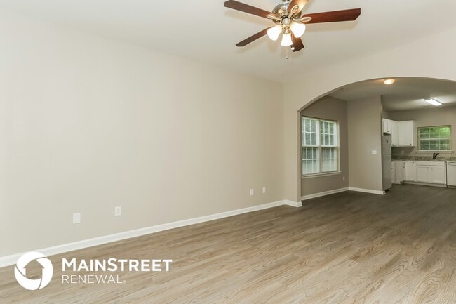 Photo - 2019 Reynolds Dr SW
