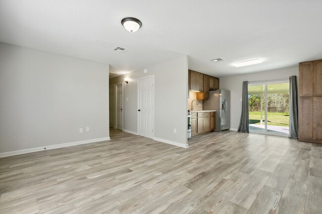 Photo - 348 Gerrie Ct