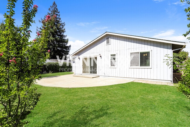 Building Photo - 8570 Biruta Ave Rental