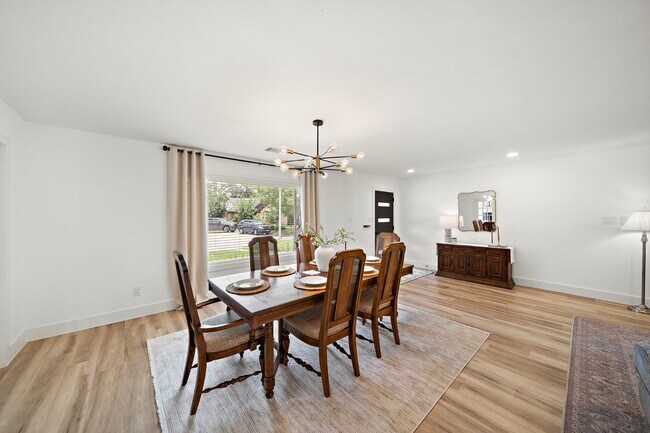 Photo - 4903 Candleglow Dr