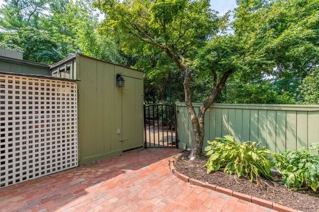 Photo - 7 Belaire Way