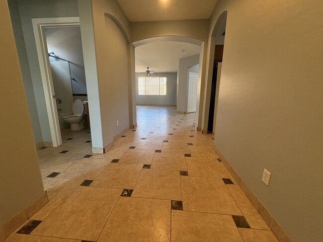 Photo - 16519 N 71st Ave