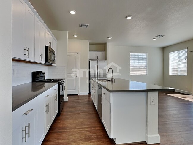 Photo - 1609 Viaggio Ave