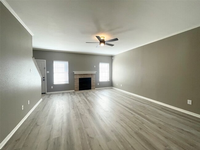 Building Photo - 9850 Pagewood Ln Unit 1807 Rental