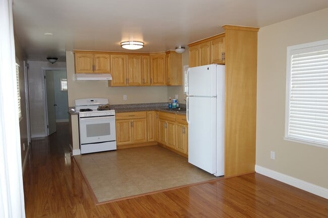 Photo - 32200 Russell Blvd