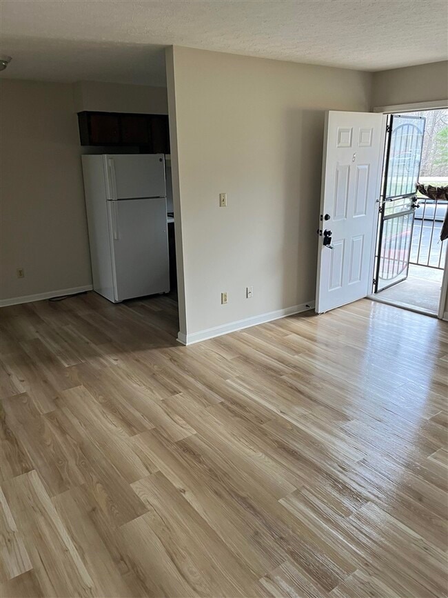 Photo - 1420 Hill St Unit 5