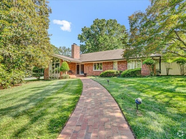Building Photo - Beautiful Rambler Ranch With Pool! Rental