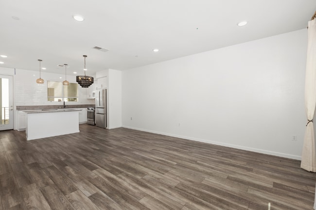 Photo - 5272 Beachfront Cove