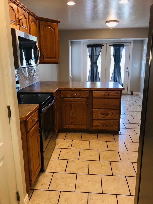 Photo - 633 S Teresa St