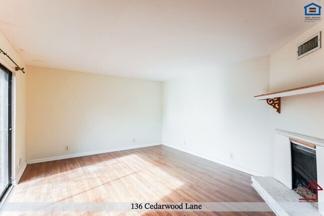 Photo - 136 Cedarwood Ln