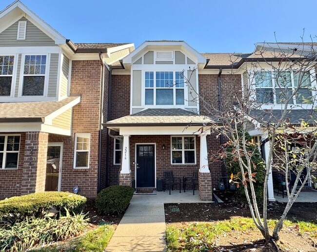 Building Photo - 2 Bedroom Townhouse Between Melrose and 12 South Neighborhoods