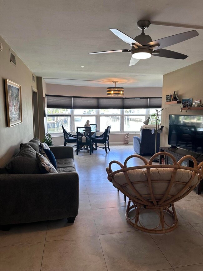 Photo - 3121 NE 51st St Unit 103e