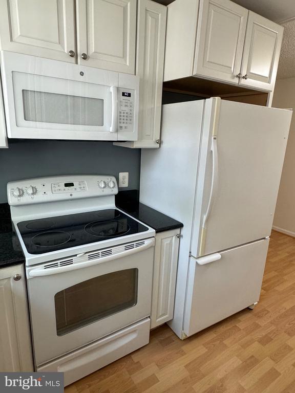 12103 Greenwood Ct Unit 201