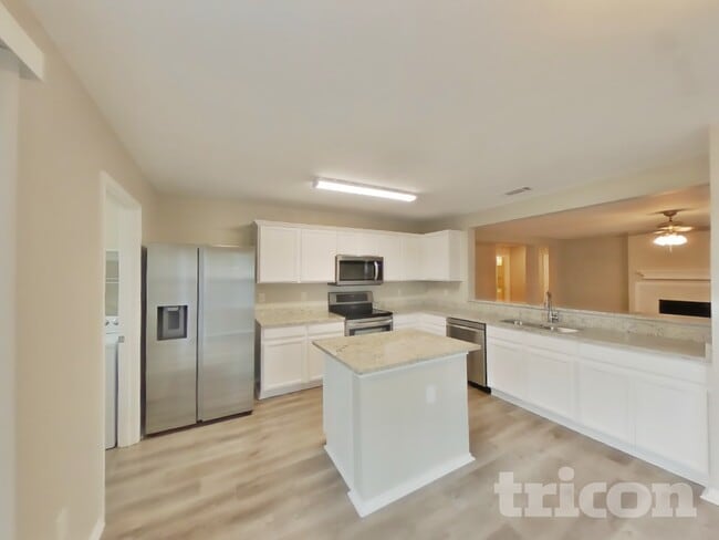 612 Rockbrook Dr