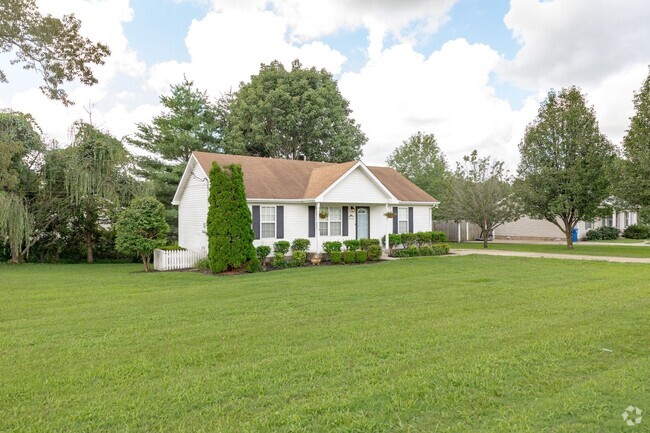 Building Photo - 900 Granny White Rd Rental