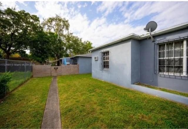 Building Photo - 340 NE 82nd St Rental