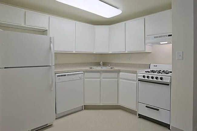 Photo - 7201 Henderson Blvd SE Unidad #7201