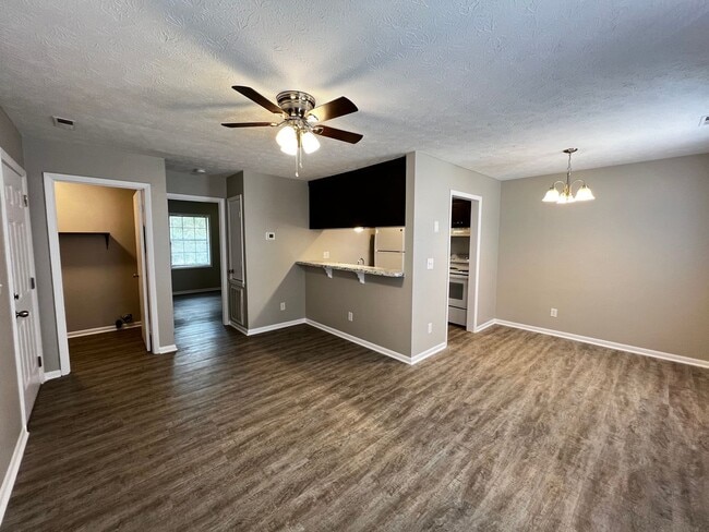 Photo - 1429-D Ireland Drive - No Pets