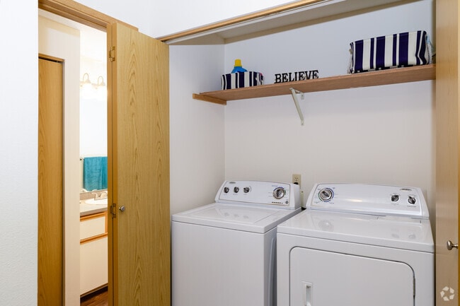 1BR, 1BA - 747SF - Washer/Dryer