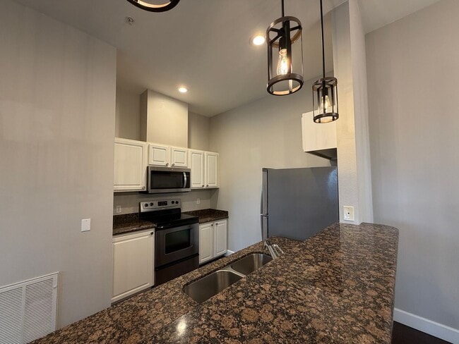 Photo - 2Bd/2Ba Bellevue Condo