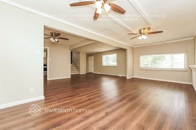 Photo - 402 S Robb Way